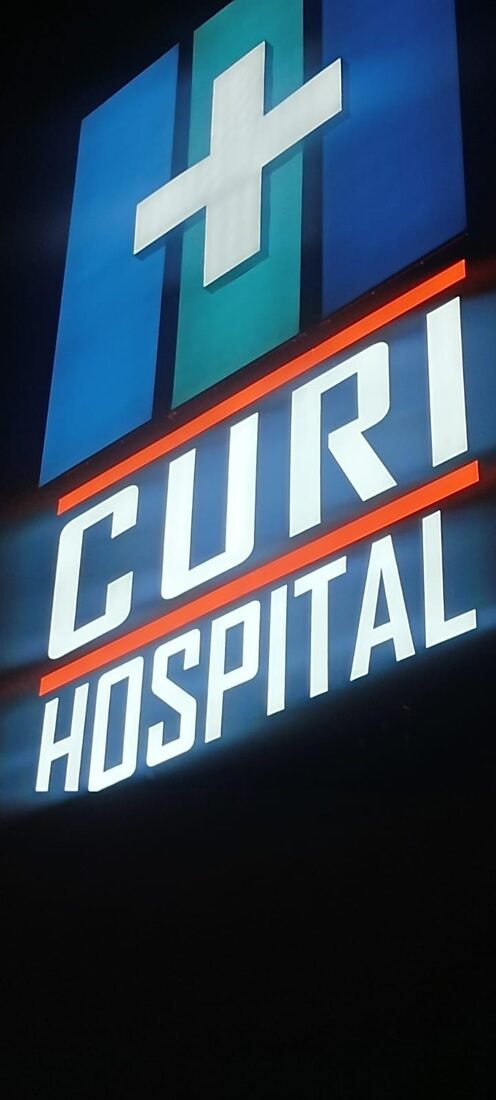 Illuminated acrylic signage for Curi Hospital